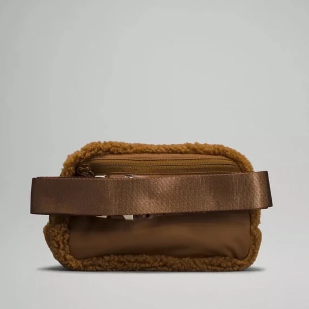 Lululemon Everywhere Belt Bag 1L *Fleece - Picture 2 of 11